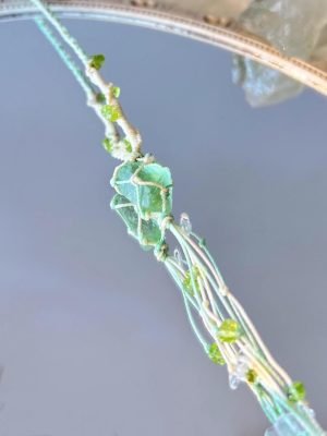 Chic Green Fluorite Macrame Crystal Bracelet (2)