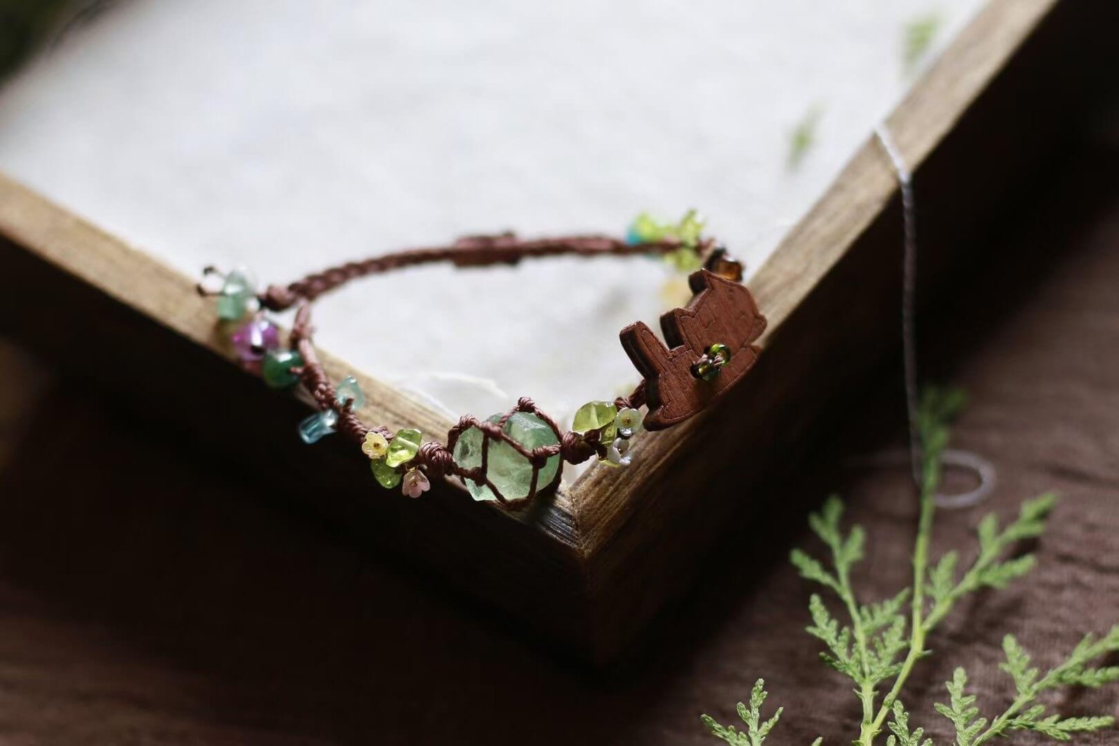 cute cat green fluorite macrame bracelet dewberryart (3)