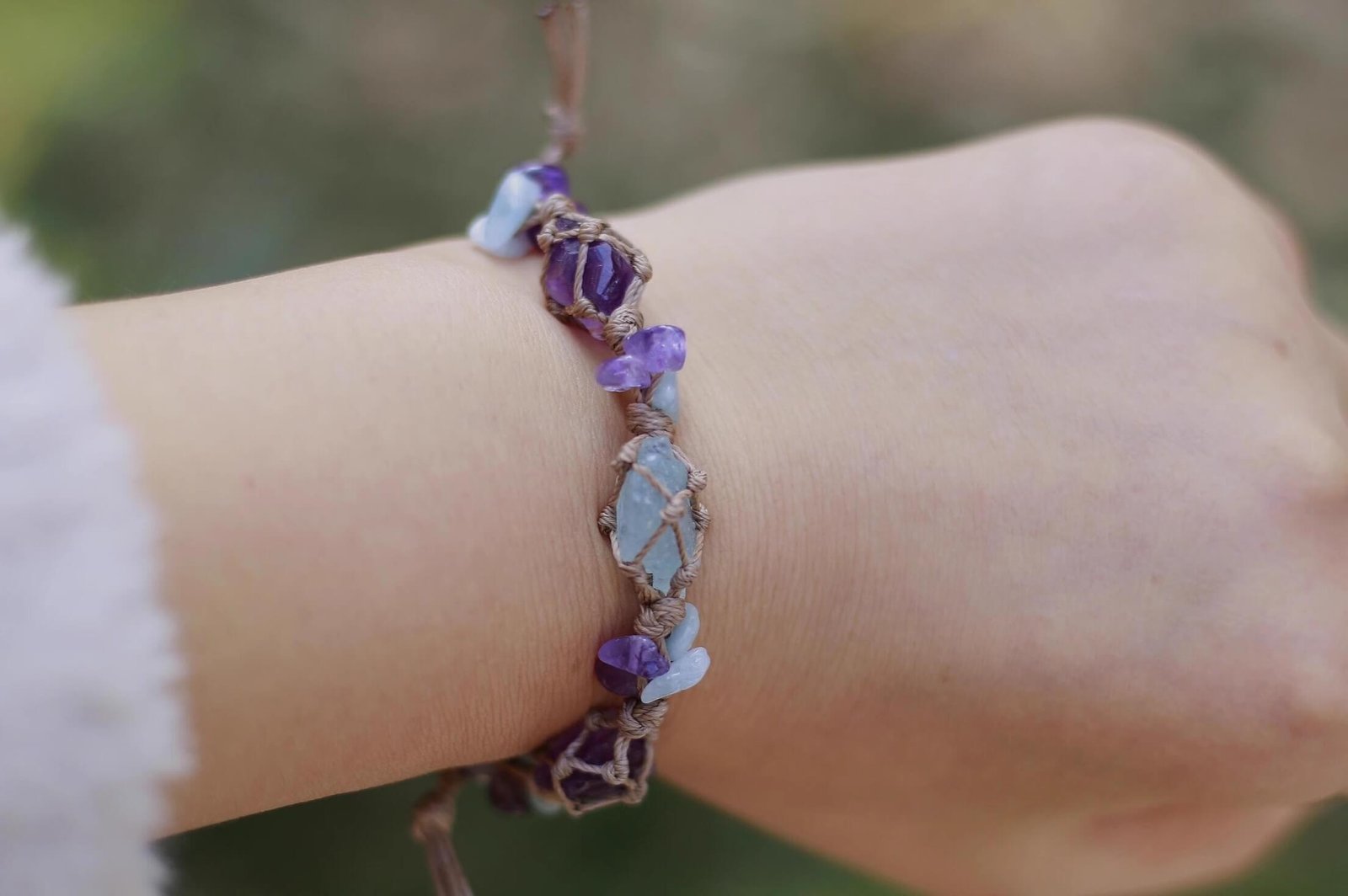 minimalist amethyst and aquamarine woven bracelet (3)