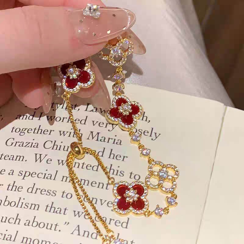 Elegant Clover Charm Bracelet7